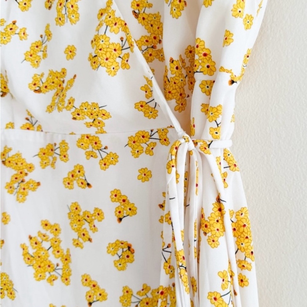 Elegant Yellow Floral Midi Dress - Picture 3 of 8